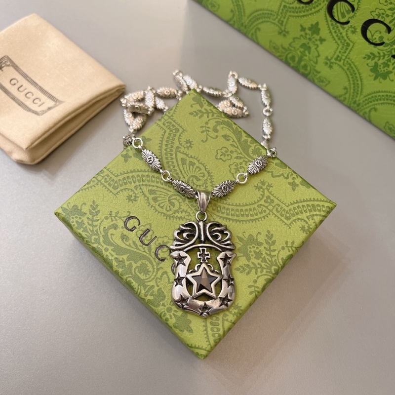 G*u*i necklaces